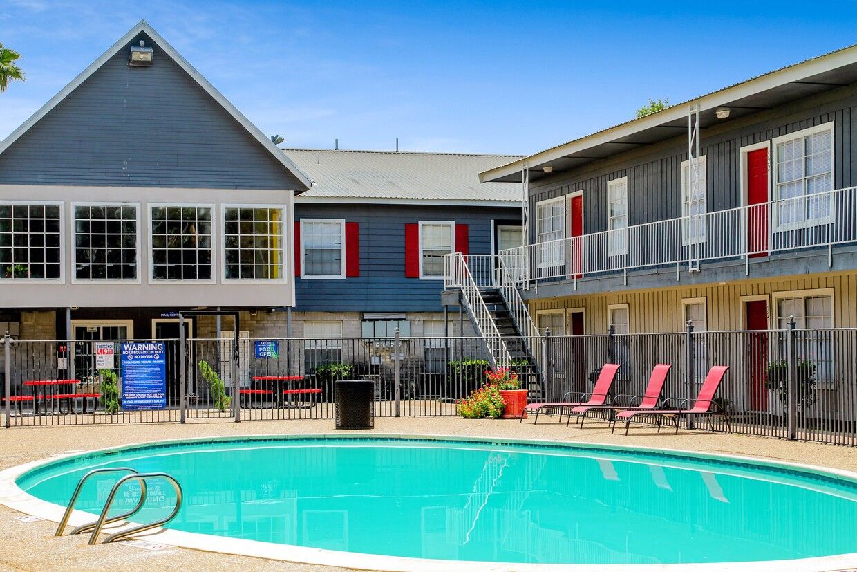 Northwest Corners Apartments